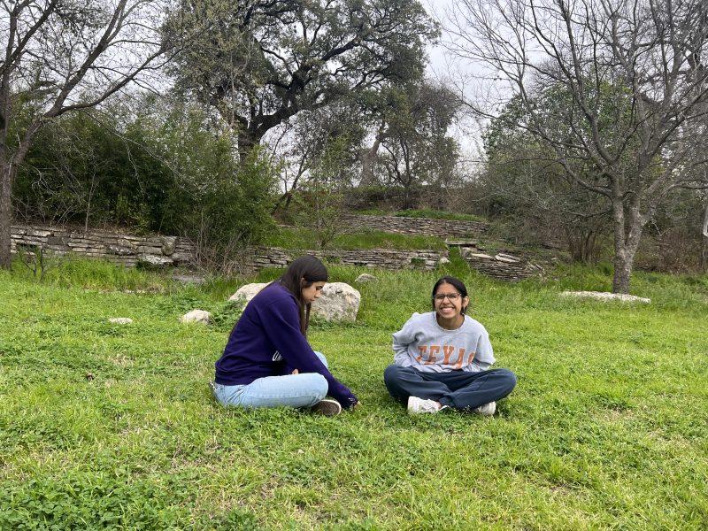 Img 0869.jpg Students Participating In A 5 Senses Ecotherapy Exercise.